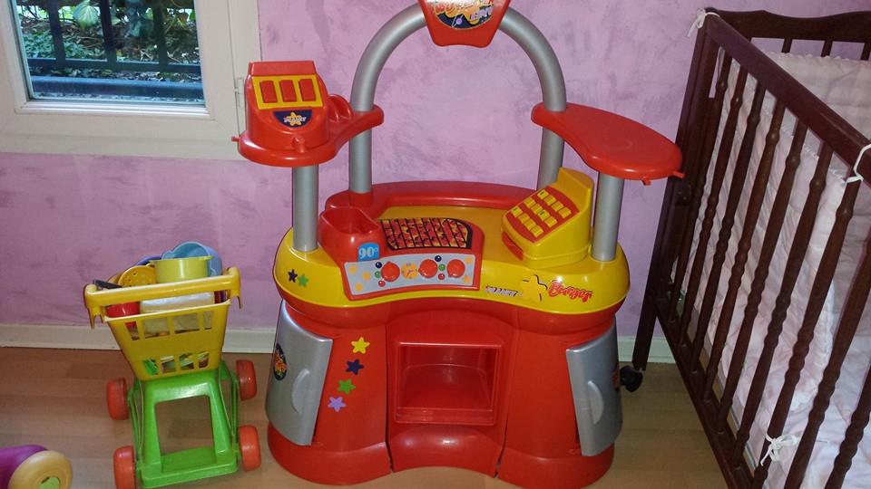 Salle de jeux, le coin Mac Do