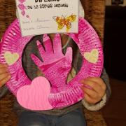 Olivia ( 2 ans et demi) Bonne fête Mamie