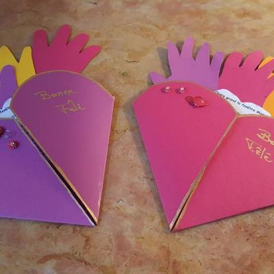 Carte coeur: Empreintes des mains