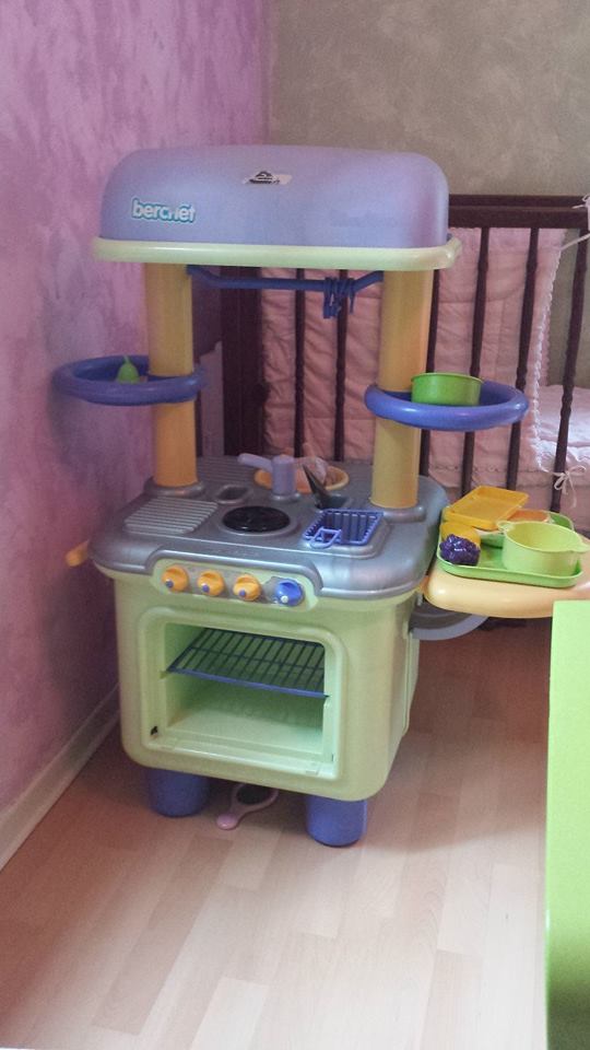 Salle de jeux, coin cuisine